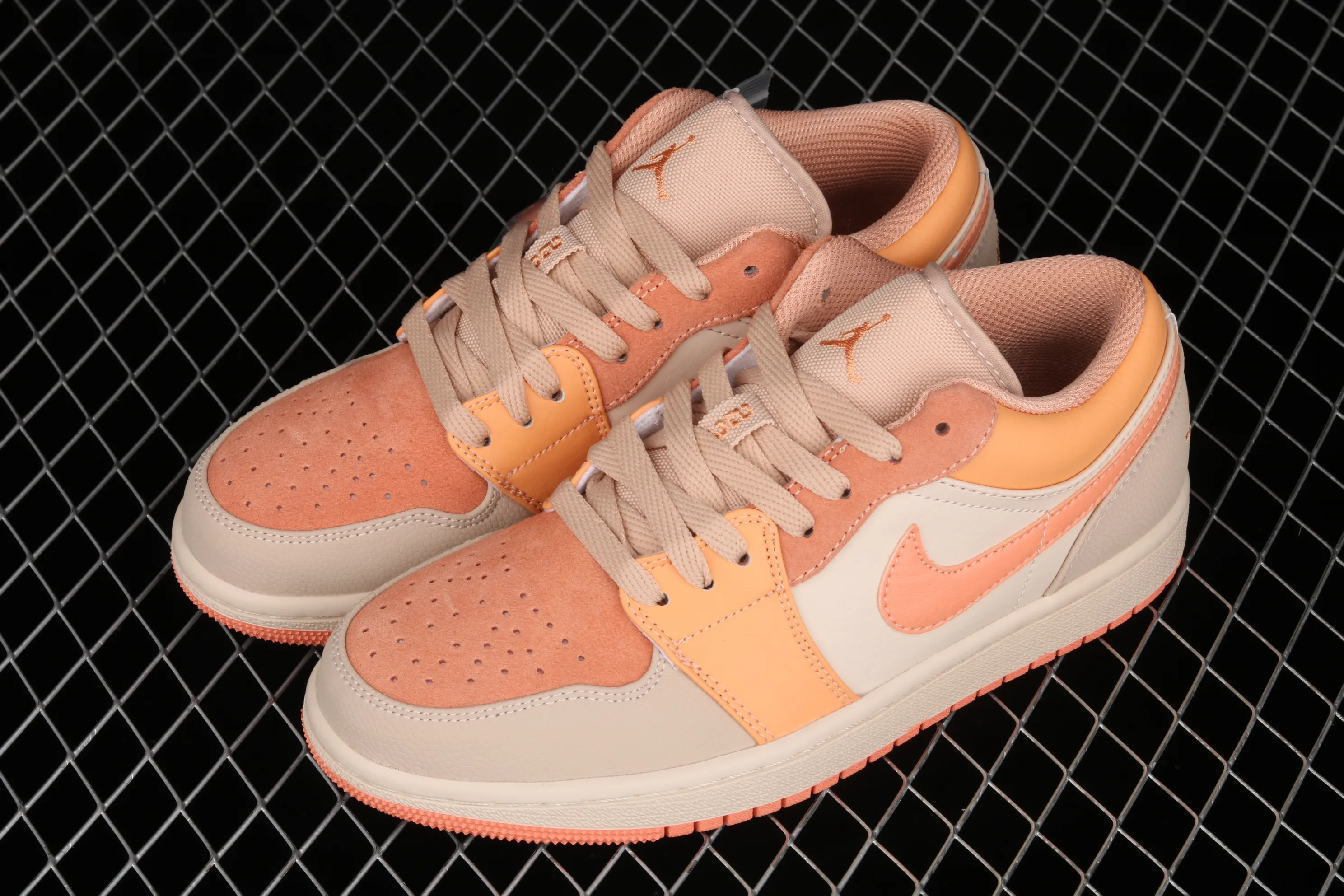 All categories Air Jordan Jordan series basketball shoes Air Jordan 1 Low Air Jordan 1 Low AJ1 Joe 1 orange and pink stitching low-top versatile casual sports sneakers DH4271-800